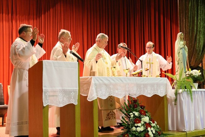 Na Svjetski dan bolesnika i blagdan Gospe Lurdske biskup Mrzljak pohodio specijalnu bolnicu u Varaždinskim Toplicama